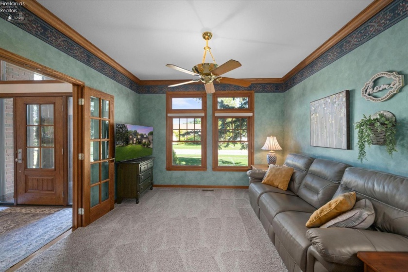 908 Glendale Drive, Port Clinton, 43452, 4 Bedroom Bedrooms, ,3 BathroomBathrooms,Residential,For Sale,Glendale,20263864