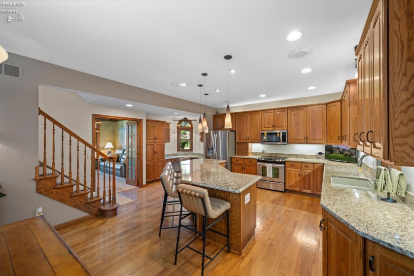 908 Glendale Drive, Port Clinton, 43452, 4 Bedroom Bedrooms, ,3 BathroomBathrooms,Residential,For Sale,Glendale,20263864