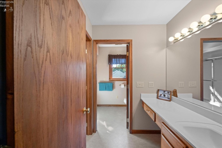 908 Glendale Drive, Port Clinton, 43452, 4 Bedroom Bedrooms, ,3 BathroomBathrooms,Residential,For Sale,Glendale,20263864