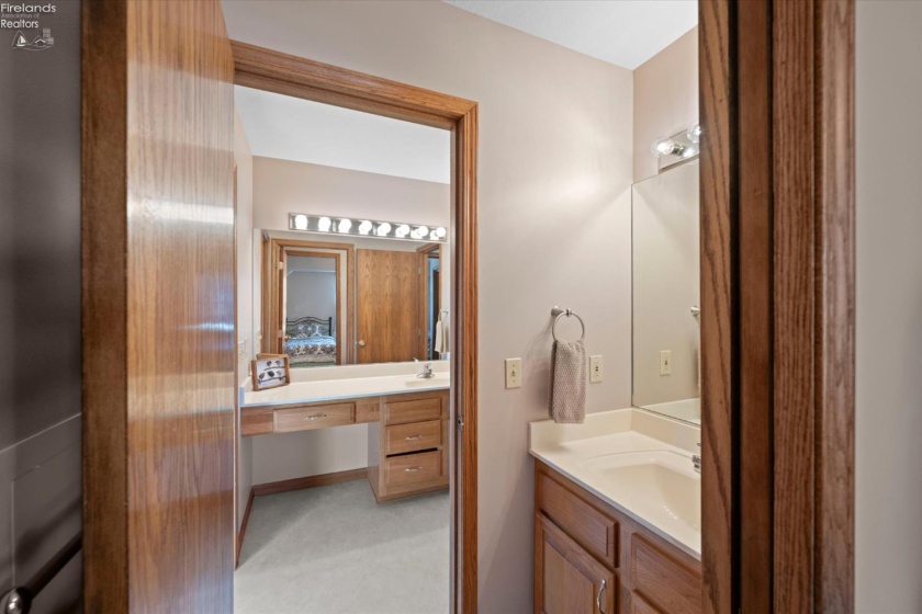 908 Glendale Drive, Port Clinton, 43452, 4 Bedroom Bedrooms, ,3 BathroomBathrooms,Residential,For Sale,Glendale,20263864