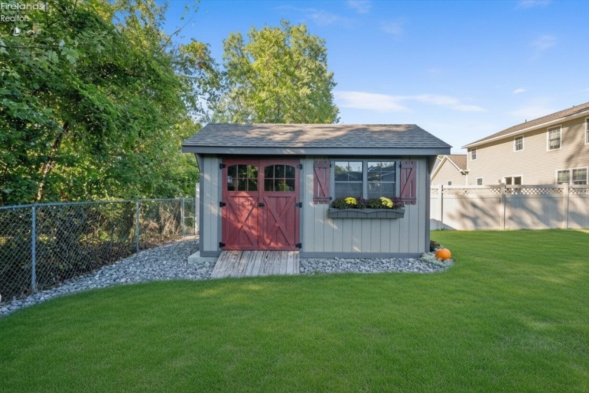 908 Glendale Drive, Port Clinton, 43452, 4 Bedroom Bedrooms, ,3 BathroomBathrooms,Residential,For Sale,Glendale,20263864