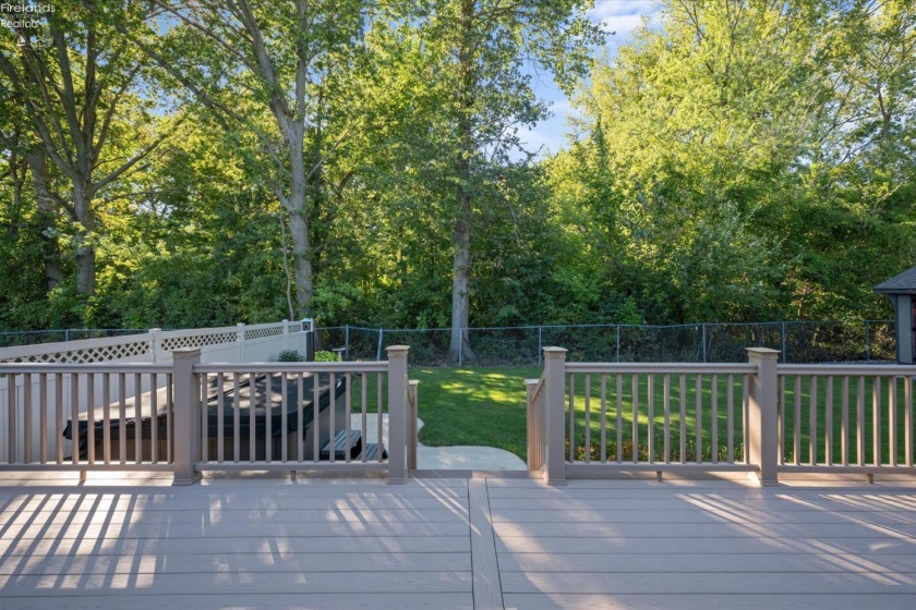 908 Glendale Drive, Port Clinton, 43452, 4 Bedroom Bedrooms, ,3 BathroomBathrooms,Residential,For Sale,Glendale,20263864