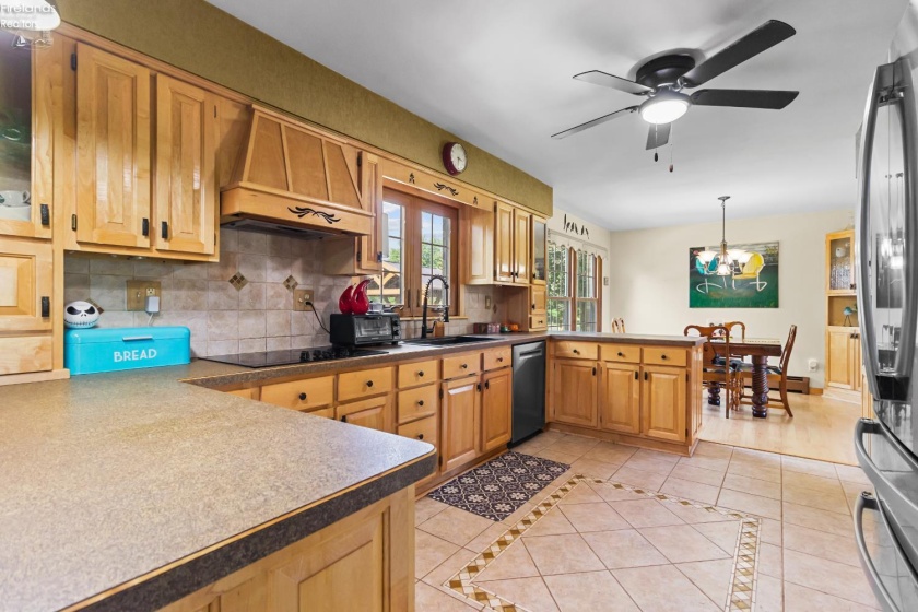 47568 Middle Ridge Road, Amherst, 44001, 4 Bedroom Bedrooms, ,3 BathroomBathrooms,Residential,For Sale,Middle Ridge,20263874