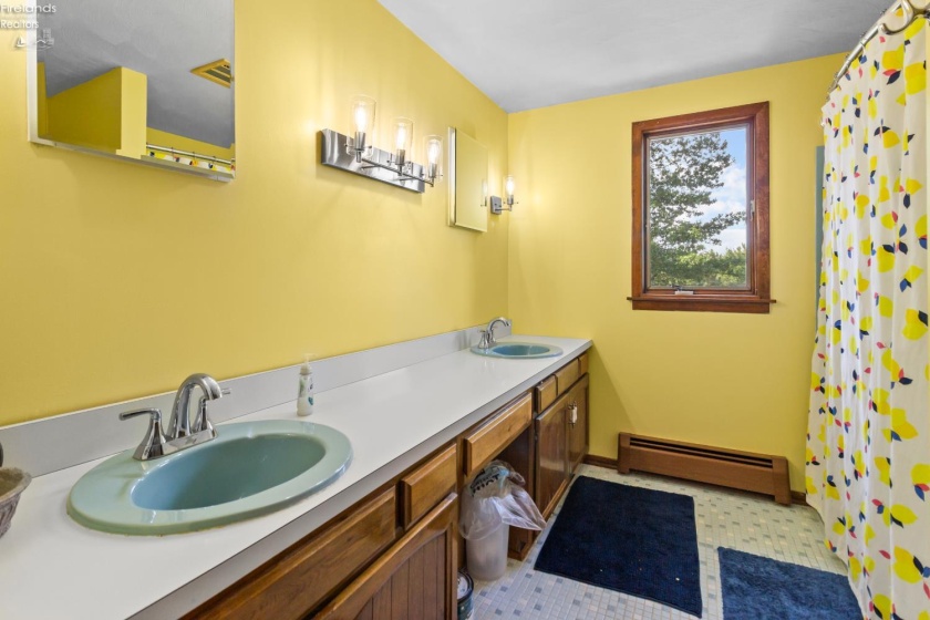 47568 Middle Ridge Road, Amherst, 44001, 4 Bedroom Bedrooms, ,3 BathroomBathrooms,Residential,For Sale,Middle Ridge,20263874