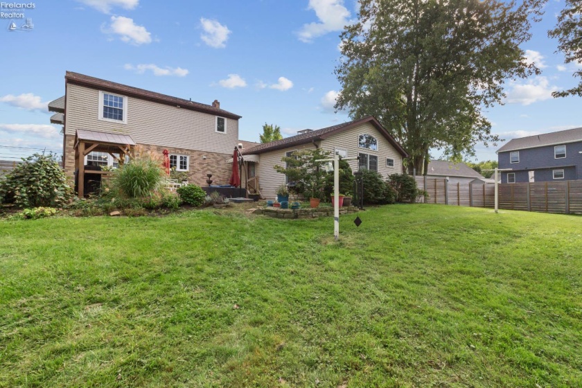 47568 Middle Ridge Road, Amherst, 44001, 4 Bedroom Bedrooms, ,3 BathroomBathrooms,Residential,For Sale,Middle Ridge,20263874