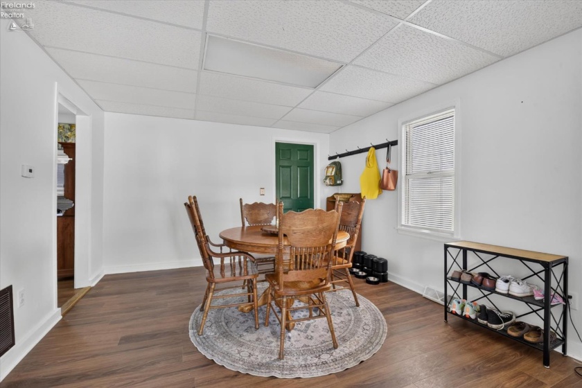 328 6th Street, Port Clinton, 43452, 4 Bedroom Bedrooms, ,2 BathroomBathrooms,Residential,For Sale,6th,20263814