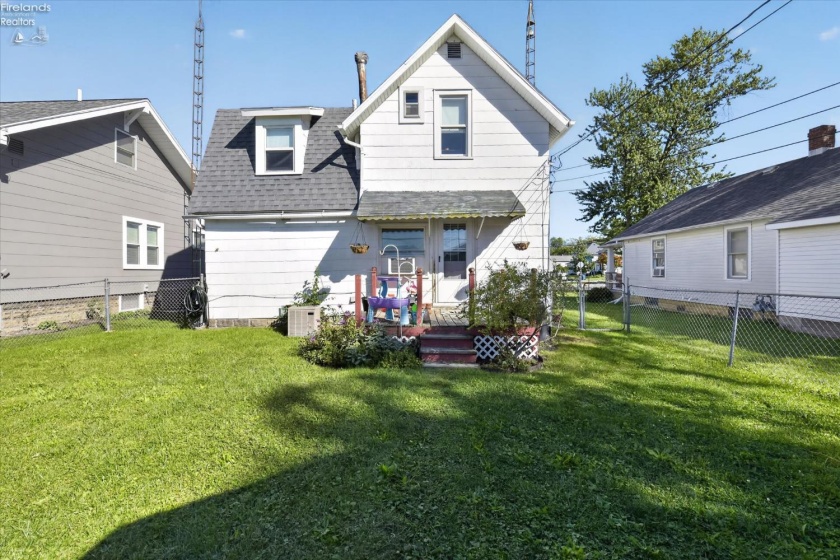328 6th Street, Port Clinton, 43452, 4 Bedroom Bedrooms, ,2 BathroomBathrooms,Residential,For Sale,6th,20263814