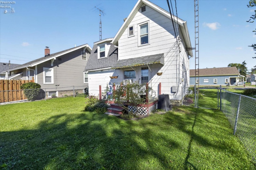 328 6th Street, Port Clinton, 43452, 4 Bedroom Bedrooms, ,2 BathroomBathrooms,Residential,For Sale,6th,20263814