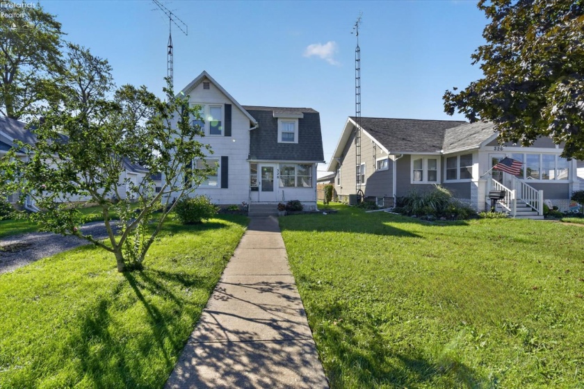 328 6th Street, Port Clinton, 43452, 4 Bedroom Bedrooms, ,2 BathroomBathrooms,Residential,For Sale,6th,20263814