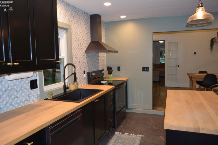 15 Jackson Street, Norwalk, 44857, 3 Bedroom Bedrooms, ,2 BathroomBathrooms,Residential,For Sale,Jackson,20263827