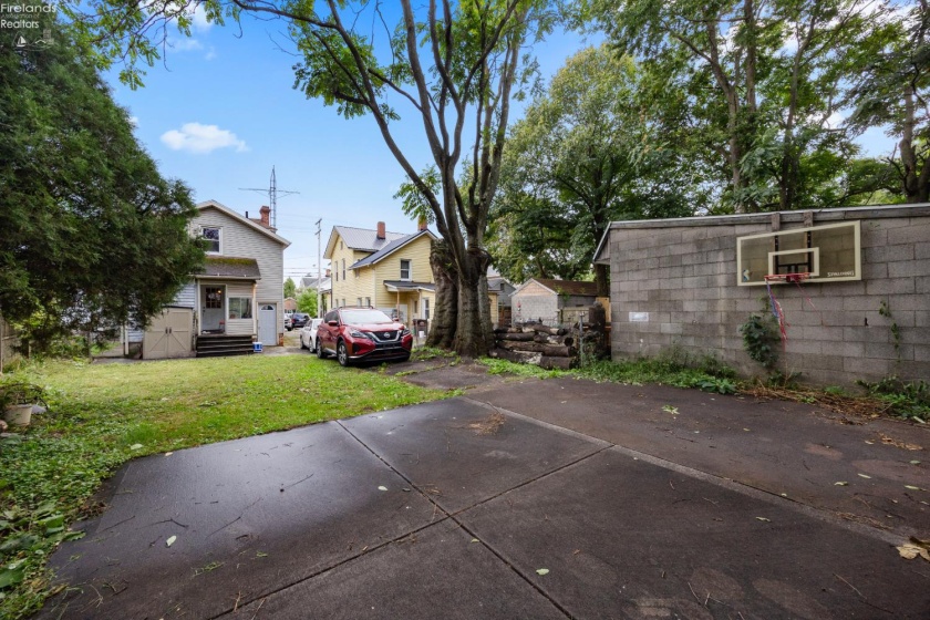 919 Adams Street, Sandusky, 44870, ,Multiple Units,For Sale,Adams,20263930