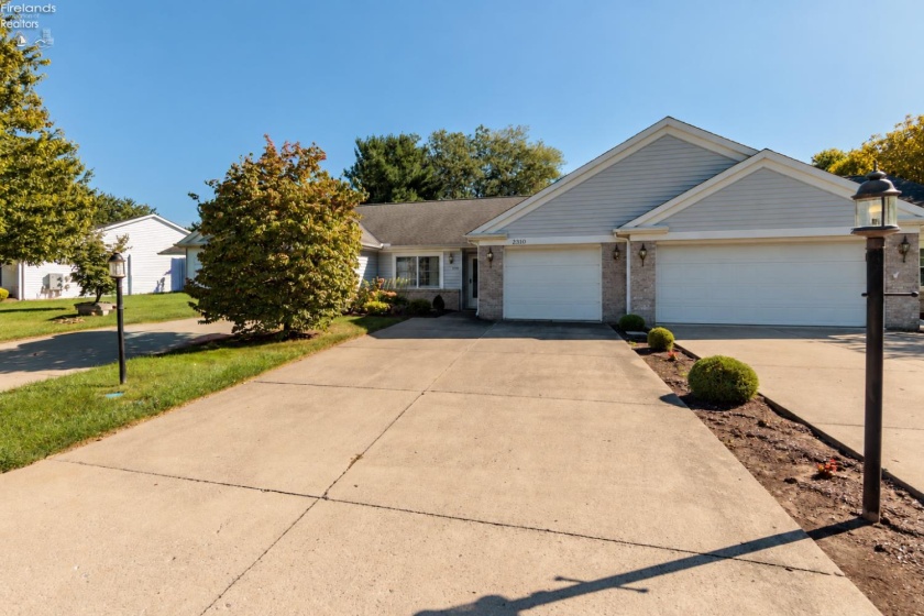 2310 Westwind Drive, Sandusky, 44870, 2 Bedroom Bedrooms, ,2 BathroomBathrooms,Residential,For Sale,Westwind,20263936