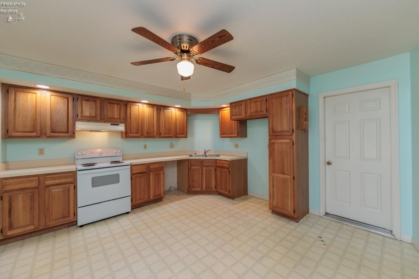 2310 Westwind Drive, Sandusky, 44870, 2 Bedroom Bedrooms, ,2 BathroomBathrooms,Residential,For Sale,Westwind,20263936