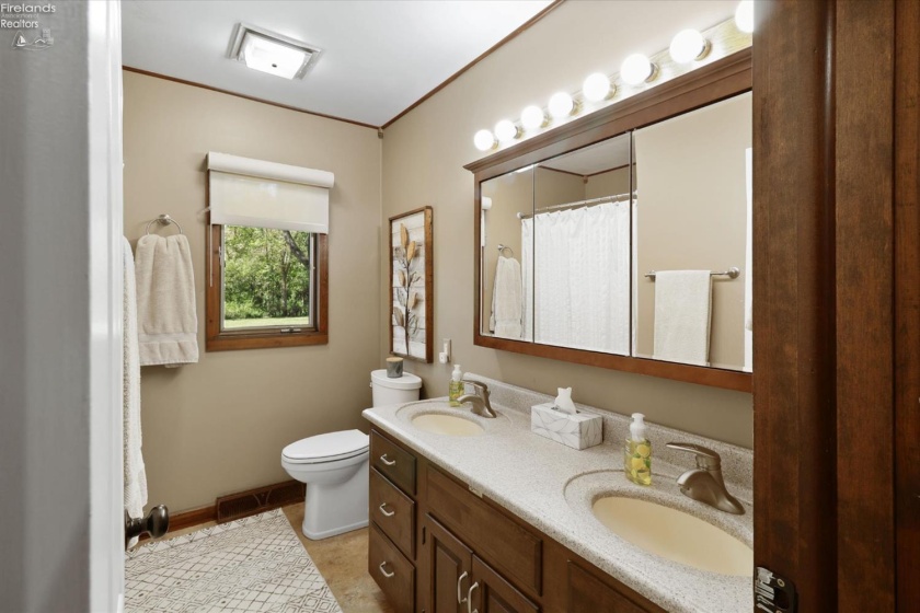 144 WIlcox Road, Port Clinton, 43452, 3 Bedroom Bedrooms, ,2 BathroomBathrooms,Residential,For Sale,WIlcox,20263889