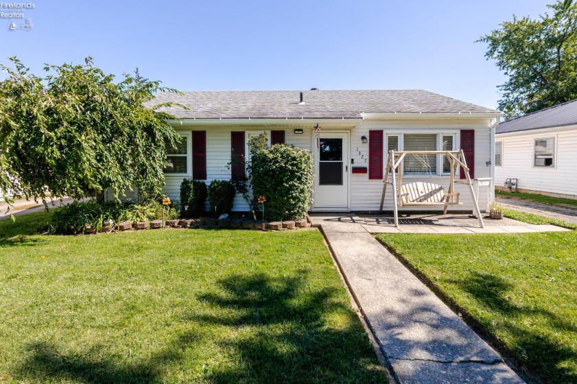 1327 Fleetwood Drive, Fremont, 43420, 3 Bedroom Bedrooms, ,1 BathroomBathrooms,Residential,For Sale,Fleetwood,20263738