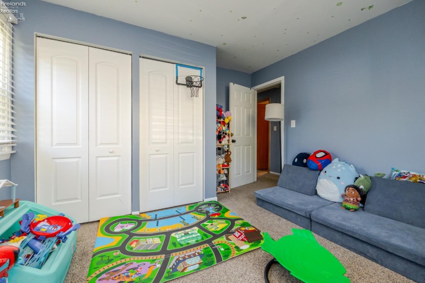 1327 Fleetwood Drive, Fremont, 43420, 3 Bedroom Bedrooms, ,1 BathroomBathrooms,Residential,For Sale,Fleetwood,20263738