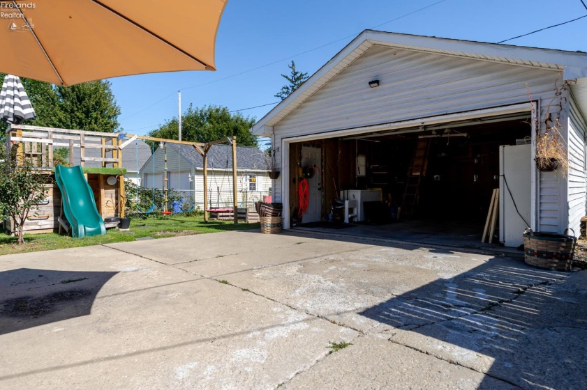 1327 Fleetwood Drive, Fremont, 43420, 3 Bedroom Bedrooms, ,1 BathroomBathrooms,Residential,For Sale,Fleetwood,20263738