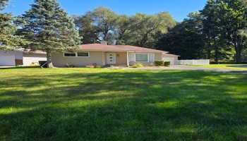 1725 Port Clinton Rd, Fremont, 43420, 3 Bedroom Bedrooms, ,2 BathroomBathrooms,Residential,For Sale,Port Clinton Rd,20263943 1725 Port Clinton Rd, Fremont, 43420, 3 Bedroom Bedrooms, ,2 BathroomBathrooms,Residential,For Sale,Port Clinton Rd,20263943