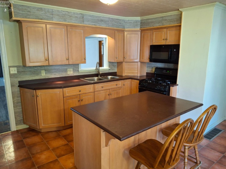 37 Maple Street, Norwalk, 44857, 3 Bedroom Bedrooms, ,2 BathroomBathrooms,Residential,For Sale,Maple,20263952