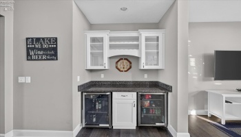 5211 Bay Pointe Circle, Port Clinton, 43452, 6 Bedroom Bedrooms, ,5 BathroomBathrooms,Residential,For Sale,Bay Pointe,20263961