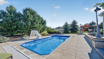 5211 Bay Pointe Circle, Port Clinton, 43452, 6 Bedroom Bedrooms, ,5 BathroomBathrooms,Residential,For Sale,Bay Pointe,20263961
