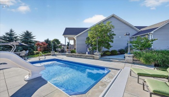 5211 Bay Pointe Circle, Port Clinton, 43452, 6 Bedroom Bedrooms, ,5 BathroomBathrooms,Residential,For Sale,Bay Pointe,20263961