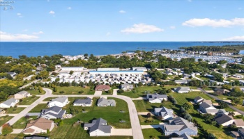 5211 Bay Pointe Circle, Port Clinton, 43452, 6 Bedroom Bedrooms, ,5 BathroomBathrooms,Residential,For Sale,Bay Pointe,20263961