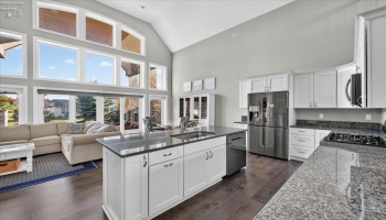 5211 Bay Pointe Circle, Port Clinton, 43452, 6 Bedroom Bedrooms, ,5 BathroomBathrooms,Residential,For Sale,Bay Pointe,20263961