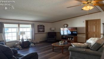 60 N SR 101, Tiffin, 44883, 3 Bedroom Bedrooms, ,2 BathroomBathrooms,Residential,For Sale,N SR 101,20263964