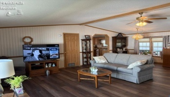 60 N SR 101, Tiffin, 44883, 3 Bedroom Bedrooms, ,2 BathroomBathrooms,Residential,For Sale,N SR 101,20263964