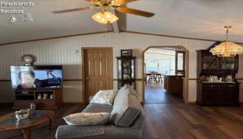 60 N SR 101, Tiffin, 44883, 3 Bedroom Bedrooms, ,2 BathroomBathrooms,Residential,For Sale,N SR 101,20263964