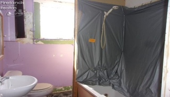 225 South Street, Fostoria, 44830, 4 Bedroom Bedrooms, ,2 BathroomBathrooms,Residential,For Sale,South,20263978
