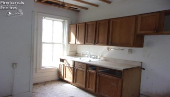 225 South Street, Fostoria, 44830, 4 Bedroom Bedrooms, ,2 BathroomBathrooms,Residential,For Sale,South,20263978