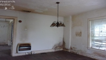 225 South Street, Fostoria, 44830, 4 Bedroom Bedrooms, ,2 BathroomBathrooms,Residential,For Sale,South,20263978