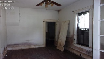 225 South Street, Fostoria, 44830, 4 Bedroom Bedrooms, ,2 BathroomBathrooms,Residential,For Sale,South,20263978