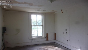 225 South Street, Fostoria, 44830, 4 Bedroom Bedrooms, ,2 BathroomBathrooms,Residential,For Sale,South,20263978