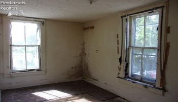 225 South Street, Fostoria, 44830, 4 Bedroom Bedrooms, ,2 BathroomBathrooms,Residential,For Sale,South,20263978
