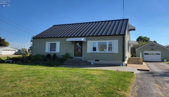 1918 Wade Boulevard, Sandusky, 44870, 3 Bedroom Bedrooms, ,1 BathroomBathrooms,Residential,For Sale,Wade,20263951 1918 Wade Boulevard, Sandusky, 44870, 3 Bedroom Bedrooms, ,1 BathroomBathrooms,Residential,For Sale,Wade,20263951