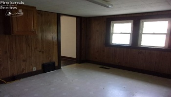 516 Miller Avenue, Fostoria, 44830, 2 Bedroom Bedrooms, ,1 BathroomBathrooms,Residential,For Sale,Miller,20263981