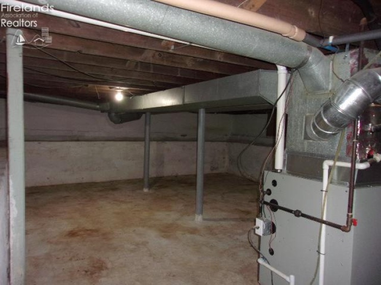 516 Miller Avenue, Fostoria, 44830, 2 Bedroom Bedrooms, ,1 BathroomBathrooms,Residential,For Sale,Miller,20263981