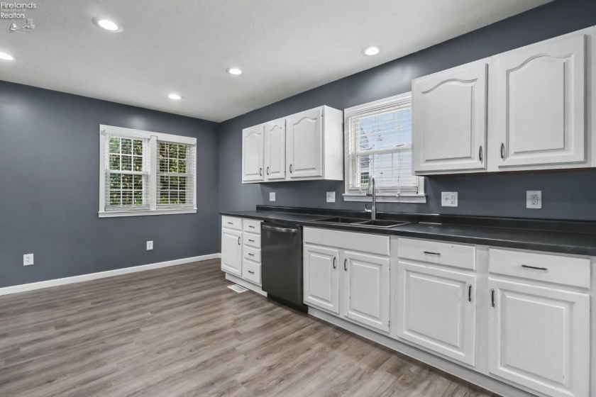 422 Northwest St, Bellevue, 44811, 3 Bedroom Bedrooms, ,2 BathroomBathrooms,Residential,For Sale,Northwest St,20263984
