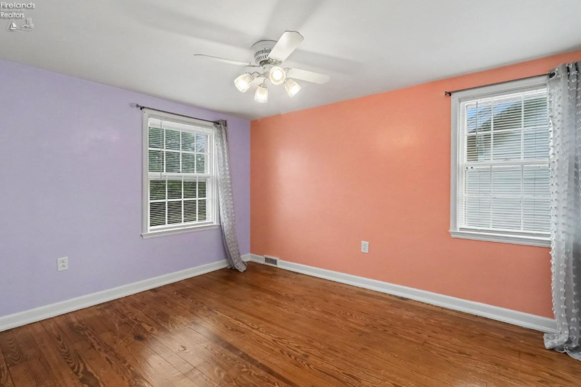 422 Northwest St, Bellevue, 44811, 3 Bedroom Bedrooms, ,2 BathroomBathrooms,Residential,For Sale,Northwest St,20263984