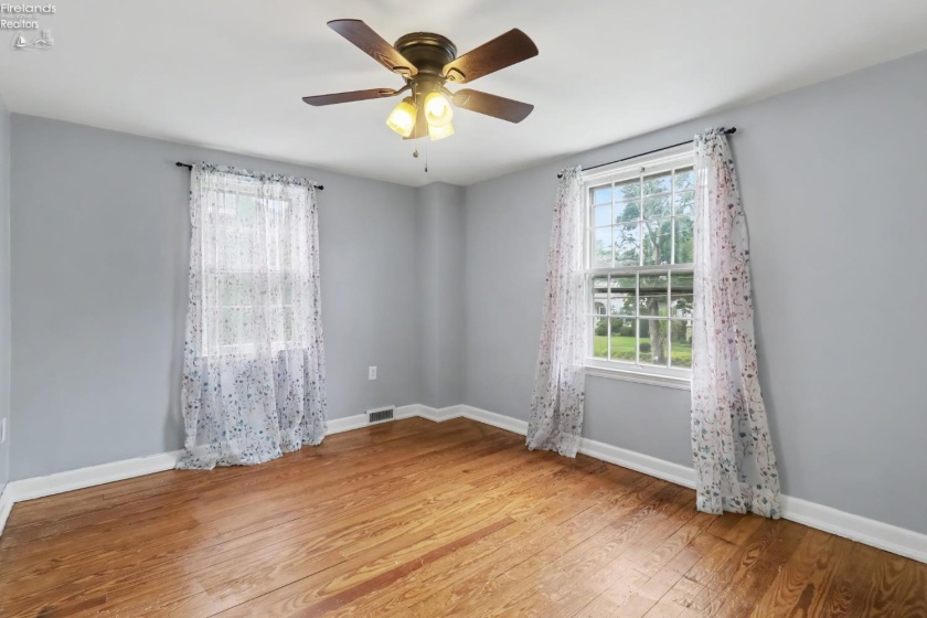 422 Northwest St, Bellevue, 44811, 3 Bedroom Bedrooms, ,2 BathroomBathrooms,Residential,For Sale,Northwest St,20263984