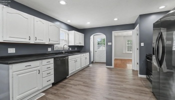 422 Northwest St, Bellevue, 44811, 3 Bedroom Bedrooms, ,2 BathroomBathrooms,Residential,For Sale,Northwest St,20263984