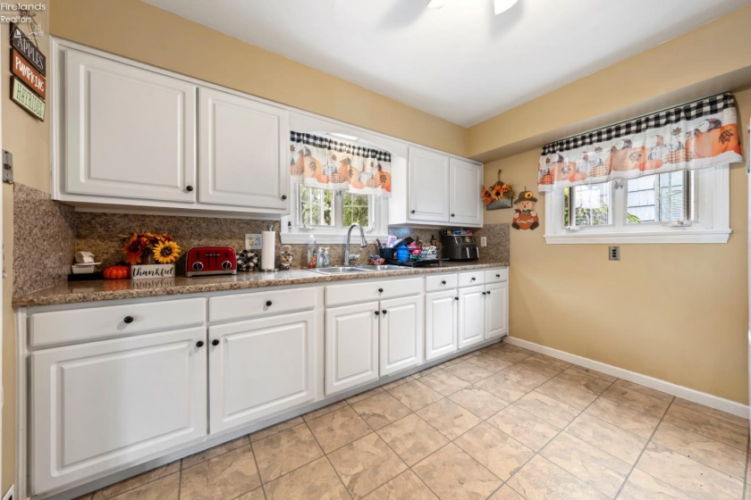 304 42nd Street, Sandusky, 44870, 2 Bedroom Bedrooms, ,2 BathroomBathrooms,Residential,For Sale,42nd,20263817