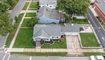 304 42nd Street, Sandusky, 44870, 2 Bedroom Bedrooms, ,2 BathroomBathrooms,Residential,For Sale,42nd,20263817 304 42nd Street, Sandusky, 44870, 2 Bedroom Bedrooms, ,2 BathroomBathrooms,Residential,For Sale,42nd,20263817