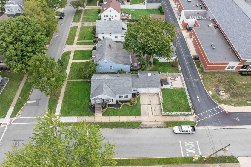 304 42nd Street, Sandusky, 44870, 2 Bedroom Bedrooms, ,2 BathroomBathrooms,Residential,For Sale,42nd,20263817