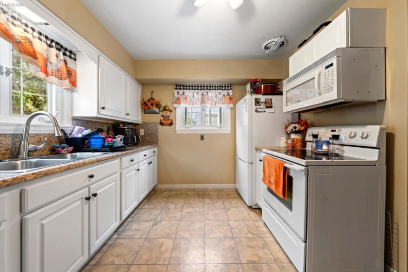 304 42nd Street, Sandusky, 44870, 2 Bedroom Bedrooms, ,2 BathroomBathrooms,Residential,For Sale,42nd,20263817