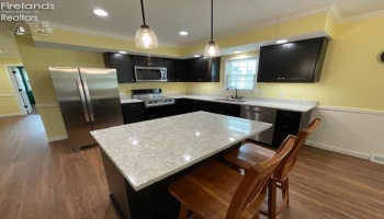1705 Hayes Avenue, Fremont, 43420, 2 Bedroom Bedrooms, ,2 BathroomBathrooms,Residential,For Sale,Hayes,20264033