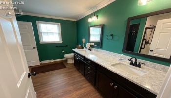 1705 Hayes Avenue, Fremont, 43420, 2 Bedroom Bedrooms, ,2 BathroomBathrooms,Residential,For Sale,Hayes,20264033